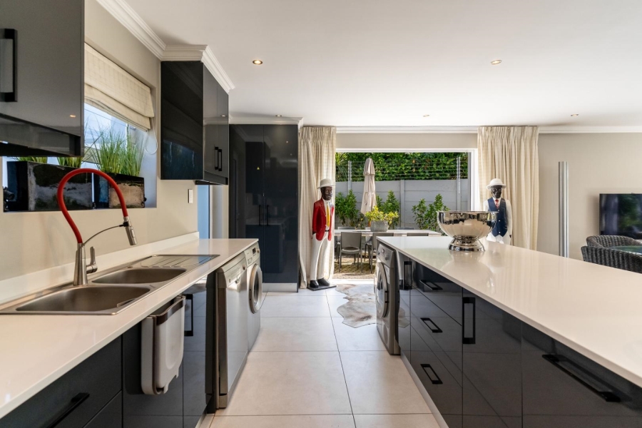 3 Bedroom Property for Sale in Constantia Western Cape